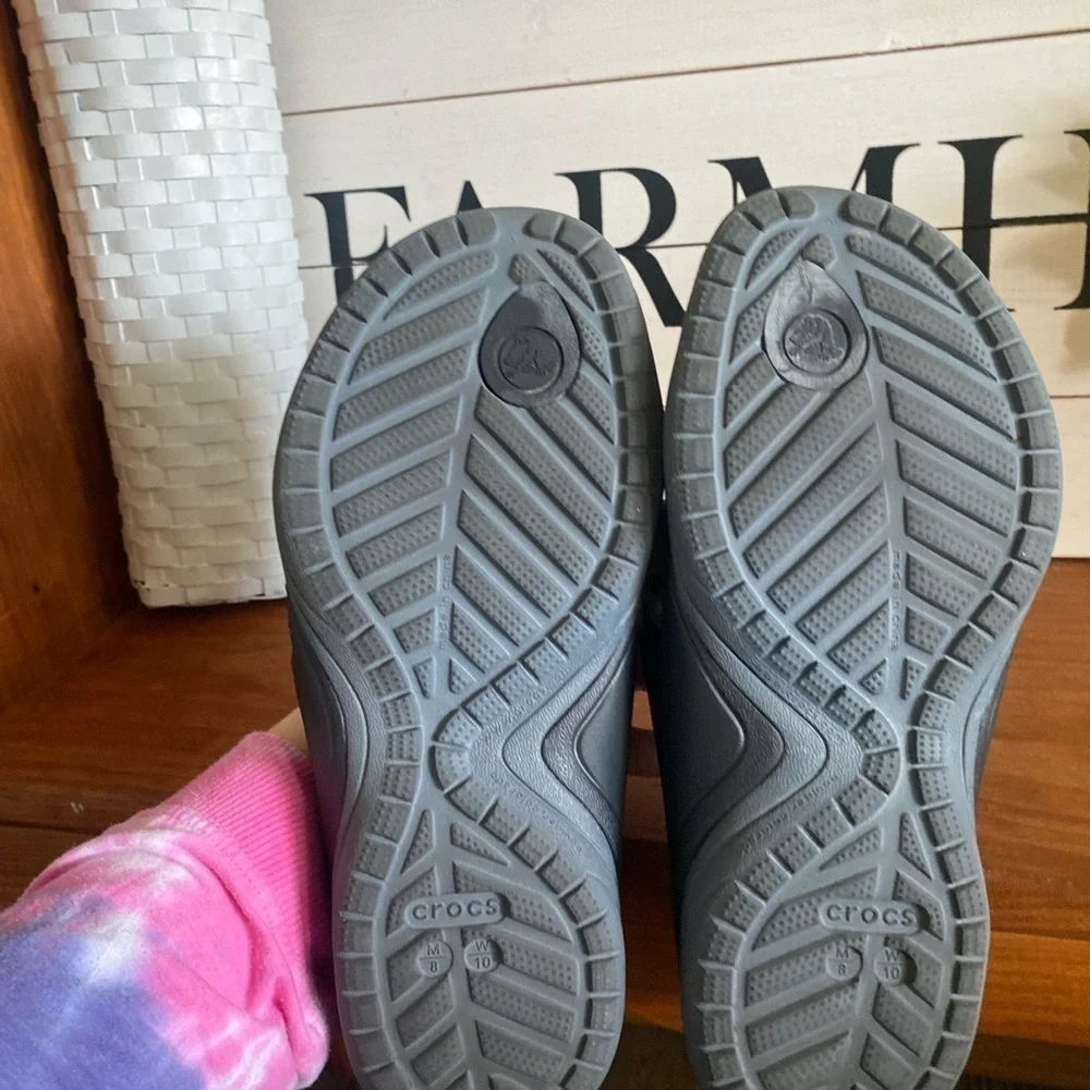 Crocs m8 w10 unisex grey two tone sandals